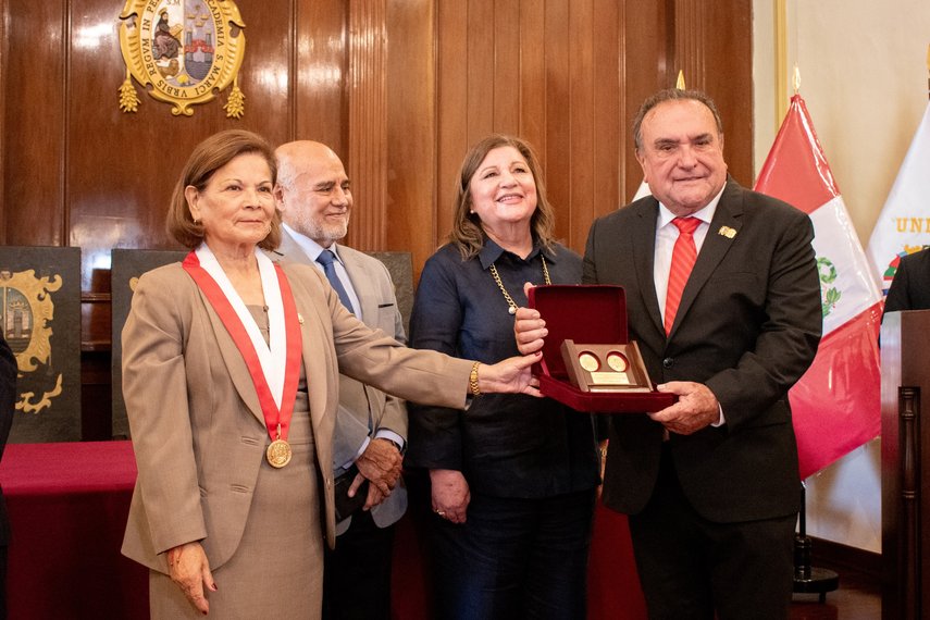 Becas para panameños en Perú.