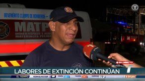 Bomberos continúan labores de extinción de incendio en Cerro Patacón