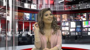 Una TV albanesa presenta las noticias al desnudo para ganar audiencia