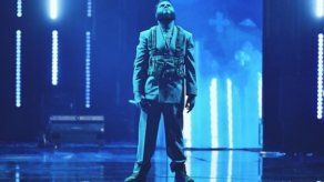 Farruko conmueve al público con un gran mensaje en Premio Lo Nuestro