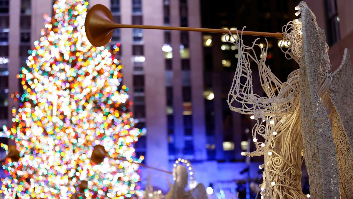 Miles de asistentes celebraron el encendido del árbol de navidad en una noche helada en Manhattan. Miles de asistentes celebraron el encendido del árbol de navidad en una noche helada en Manhattan.