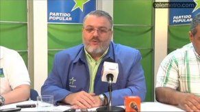 Henríquez al Presidente: que viaje menos y trabaje más