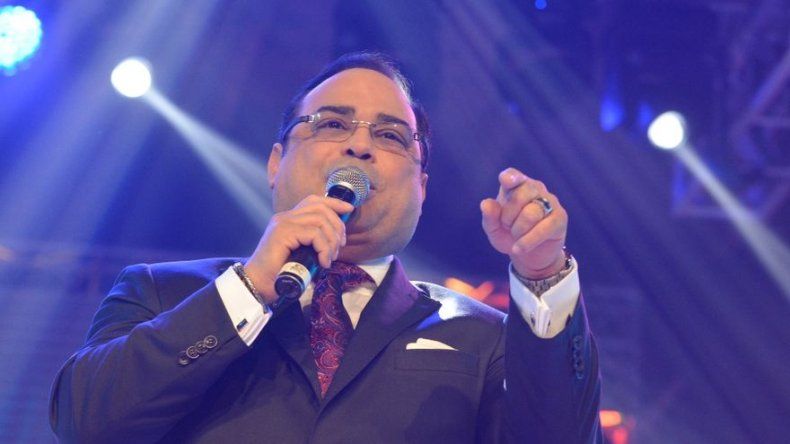 Gilberto Santa Rosa en la gran final de Pequeños Gigantes