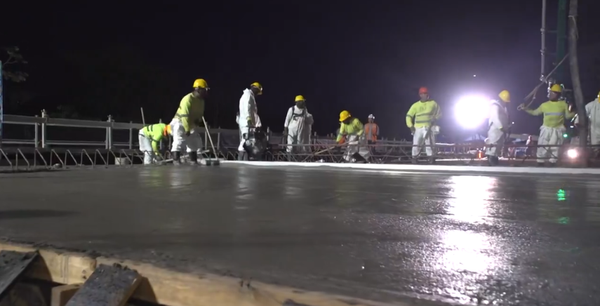MOP realizó vaciado de concreto en las losas del puente vehicular sobre río Tapia