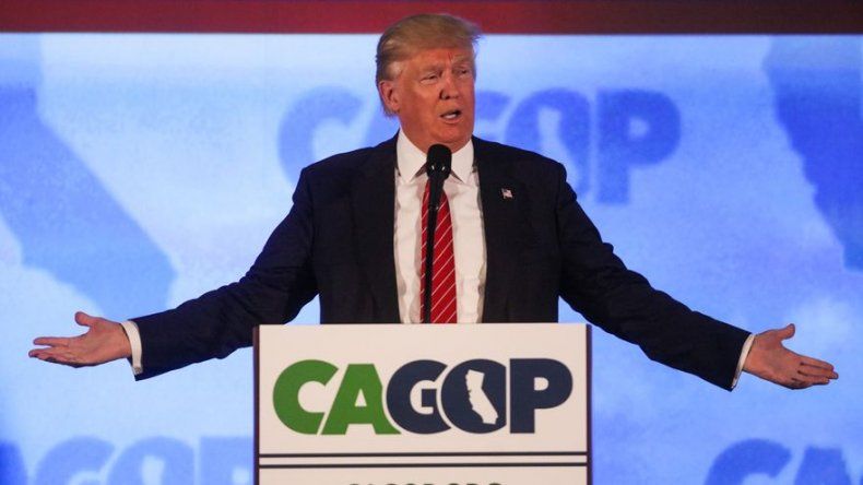 Trump lanza dardos a Clinton y Cruz antes de primarias en Indiana
