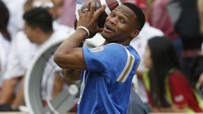 Westbrook se opera la rodilla; en duda para primer partido