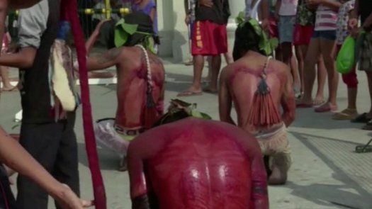 Cientos de filipinos emulan la pasión de Cristo en el Jueves Santo