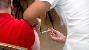 Las vacunas son gratuitas e igualmente, están disponibles en los centros, policentros y subcentros de Salud de todo el país.