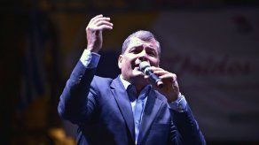 Correa dice que gobiernos de izquierda enfrentan una nueva Guerra Fría