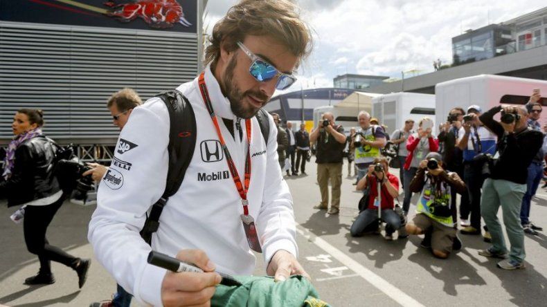 Fernando Alonso y Carlos Sainz recuerdan a Justin Wilson en Twitter