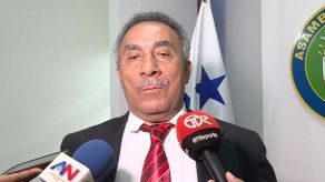 Diputado Santana señalado por nepotismo y violación a la Constitución Diputado Santana señalado por nepotismo y violación a la Constitución