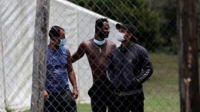 Albergue en Lajas Blancas es abordado por el presidente Mulino