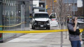 Nueve muertos y 16 heridos deja atropello de peatones en Toronto