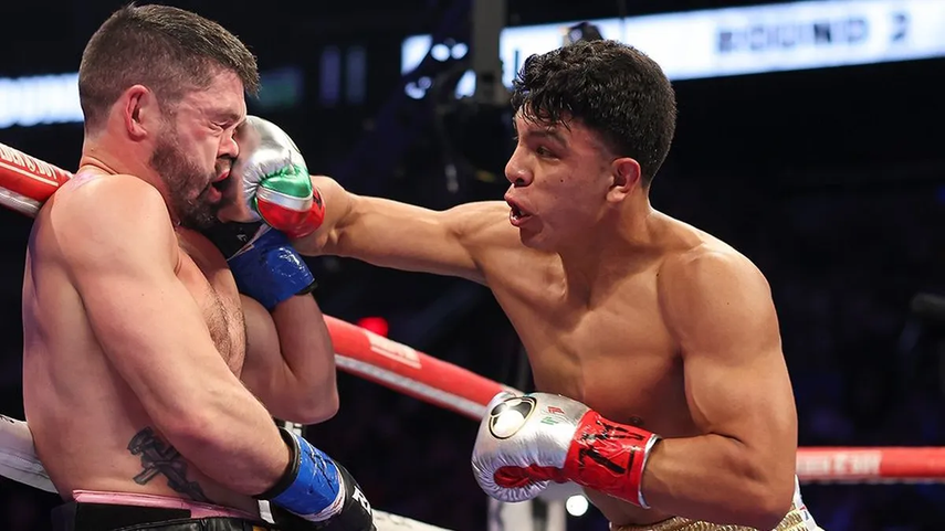 Jaime Munguía venció por nocaut técnico a John Ryder