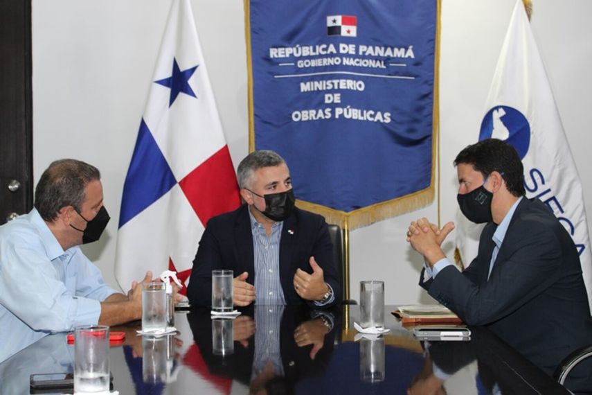 Ministro del MOP y administrador de la ATP sostienenreunión para actualizar el avance de proyectos delGabinete Turístico