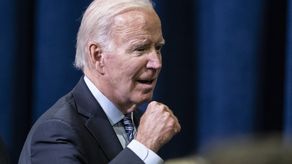 Los republicanos, mientras tanto, dicen que Biden emplea una retórica divisiva y siguen convencidos de que el presidente va a ser un lastre para los demócratas en las contiendas reñidas.