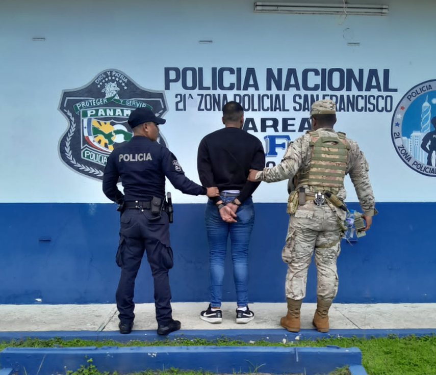 Sujeto detenido por intentar hurtar 15 mil dólares de un banco