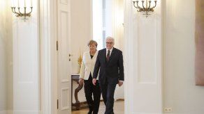 Merkel llega a París para abordar con Macron la reforma de la UE