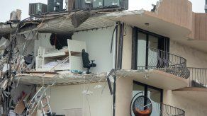 El edificio con vistas al mar se desplomó en cuestión de segundos y 55 de sus 136 unidades quedaron reducidas a escombros.