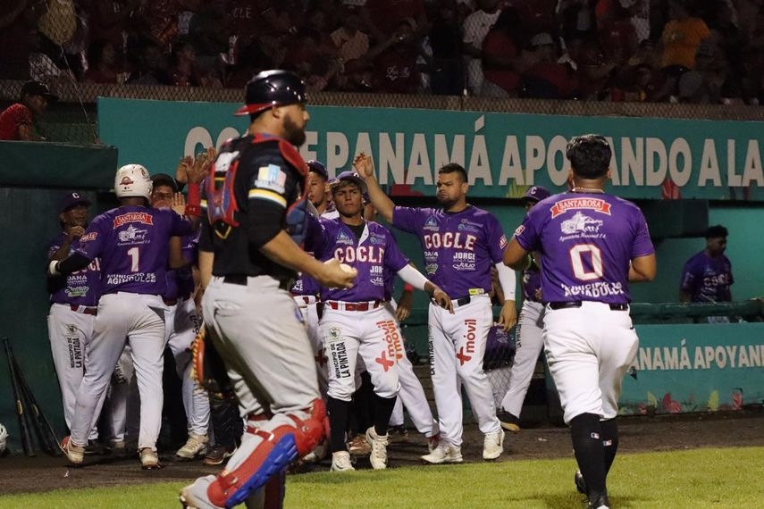 Béisbol Mayor 2025: Coclé empata la serie final tras ganarle a Bocas del Toro