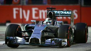 Hamilton y Rosberg en 1era fila en Marina Bay