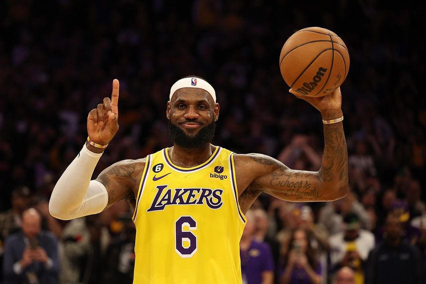 NBA: LeBron superó a Kareem Abdul-Jabbar como máximo anotador de la historia