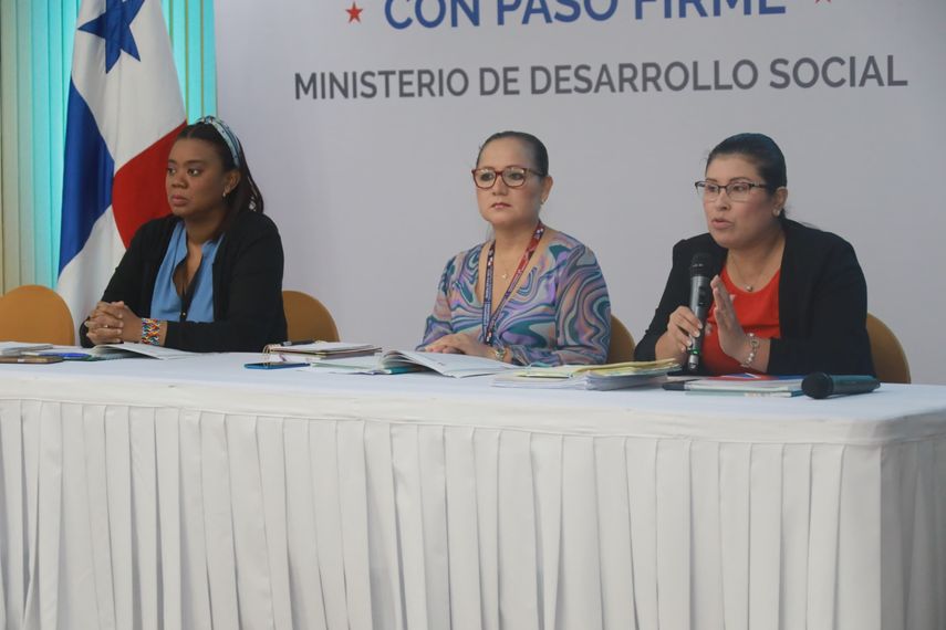 MIDES se reúne con representantes legales de 62 centros para adultos mayores