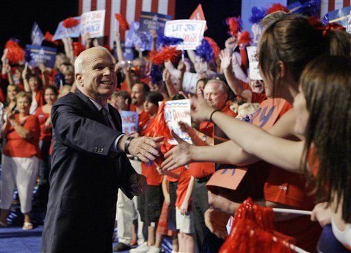 McCain: La política fiscal de Obama es socialista