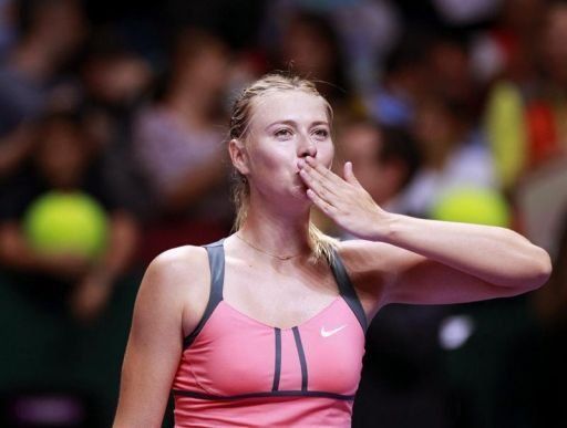 Sharapova vence a Stosur en Campeonato WTA