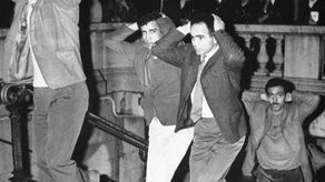 La iniciativa formaba parte de una serie de medidas tomadas por Macron para enfrentar la brutal historia de Francia con Argelia, que estuvo 132 años bajo gobierno francés hasta su independencia en 1962.