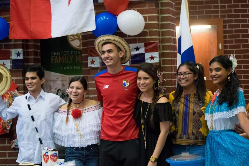 Becas a estudiantes panameños