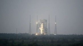 China lanza al espacio su primera nave de aprovisionamiento