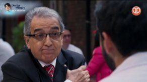 ENFERMERAS | Carlos recibe la visita de su padre