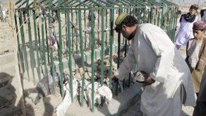 Estallido de bomba mata a dos en cementerio en Afganistán