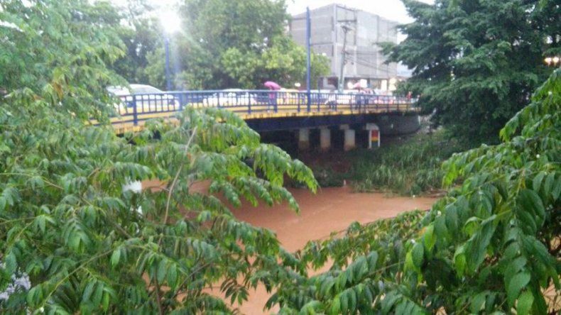 FTC rescata cinco personas durante las lluvias, seis casas inundadas