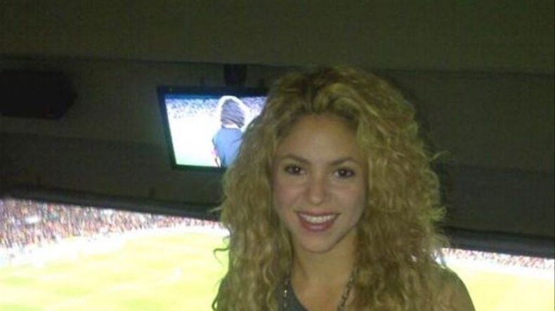 Shakira aparca la música para ver jugar a Gerard Piqué
