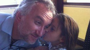 Cinco años de cárcel para un padre español por estafar con su hija enferma