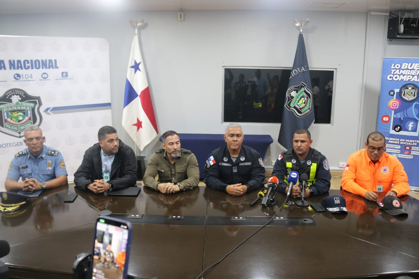La Policía Nacional desarrolla de manera coordinada con las instituciones de emergencia, salud y la empresa Showpro, el dispositivo de seguridad en el concierto de la banda de rock mexicana Maná. La Policía Nacional desarrolla de manera coordinada con las instituciones de emergencia, salud y la empresa Showpro, el dispositivo de seguridad en el concierto de la banda de rock mexicana Maná.