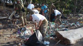 Realizan jornada de limpieza en playa de Costa del Este