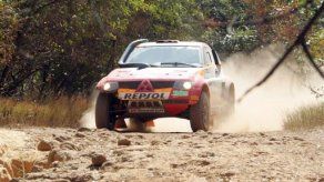 Presentan vehículos que participarán del Dakar Argentina
