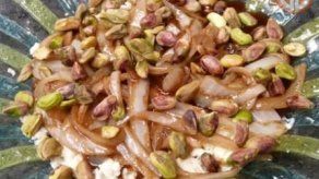 Dip de queso azul con cebolla caramelizada