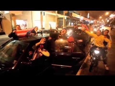 Fiesta callejera en Asunción para celebrar el pase de la Albirroja