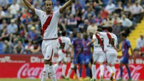 Doblete de Piti alarga sueño europeo del Rayo