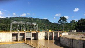 Presidente de Costa Rica inaugura hidroeléctrica construida por Gas Natural