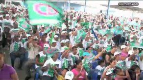 Domingo Arias promete viviendas a 3 mil familias colonenses