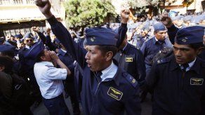 Militares marchan contra alto mando en Bolivia