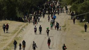 EE. UU. afina plan para deportar a miles de migrantes haitianos