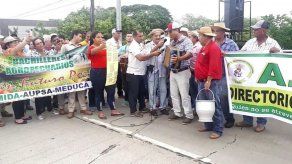 Ministros y Varela se reunirán con productores la tarde de este miércoles Ministros y Varela se reunirán con productores la tarde de este miércoles