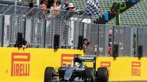 Hamilton doblega a Rosberg y es el nuevo líder del Mundial