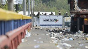 Tensa calma predomina en puente fronterizo entre Colombia y Venezuela